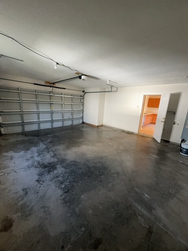 Building Photo - Charming 3 Bedroom, 2 Bath Home in Hubert-132 Daphne Drive