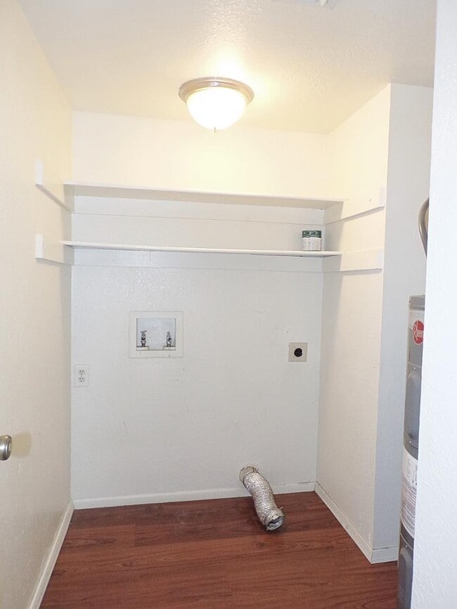 Building Photo - 4232 Ave Palermo