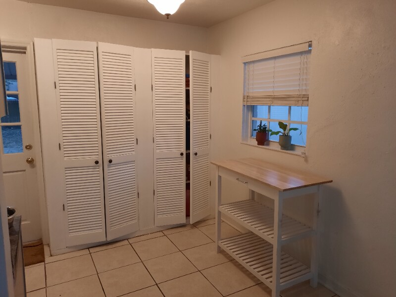 Building Photo - 4315 S Renellie Dr