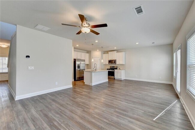 Building Photo - 212 Station Overlook Dr