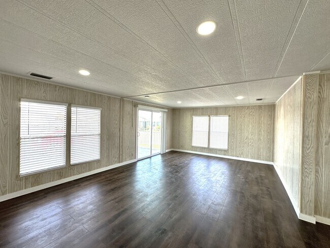 Building Photo - 16004 Tangelo Way
