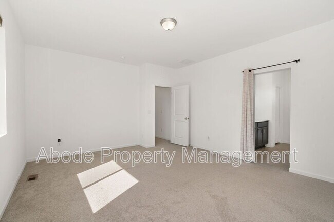 Building Photo - 2418 Cottongrass Ave