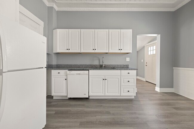 Building Photo - 275 Market St