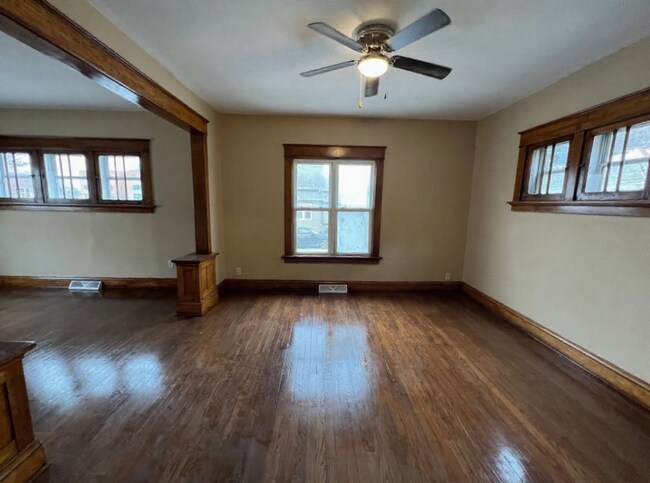 Building Photo - 2214-2216 7th Ave