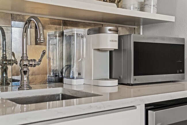 Building Photo - 9955 E County Hwy 30A