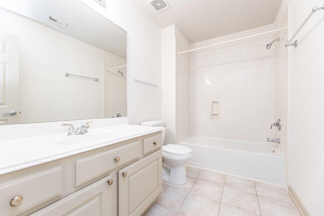 Building Photo - 17826 Island Spring Ln