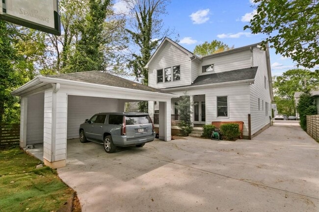Building Photo - 1442 Mercer Ave