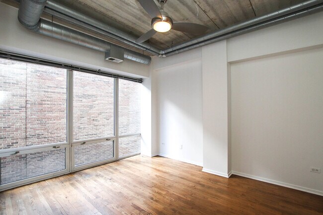 Building Photo - 1440 S Michigan Ave