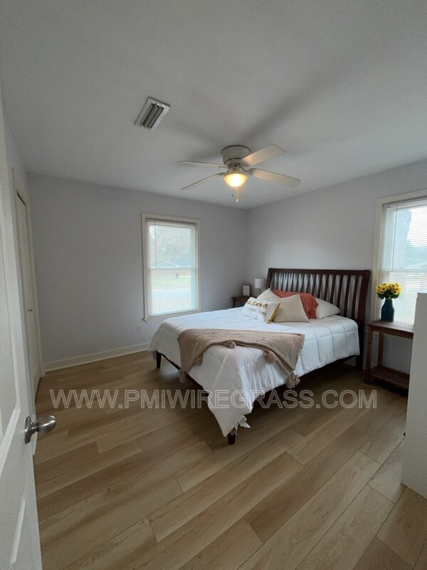 Building Photo - 202 Pondella Dr