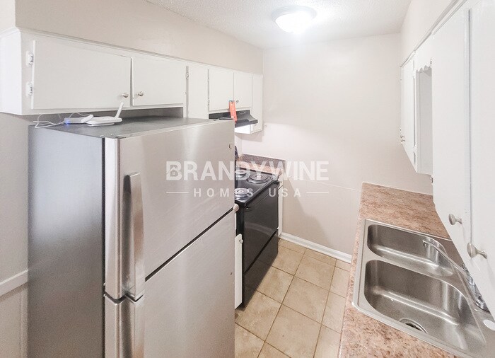 Building Photo - 4534 Valley Stream Dr