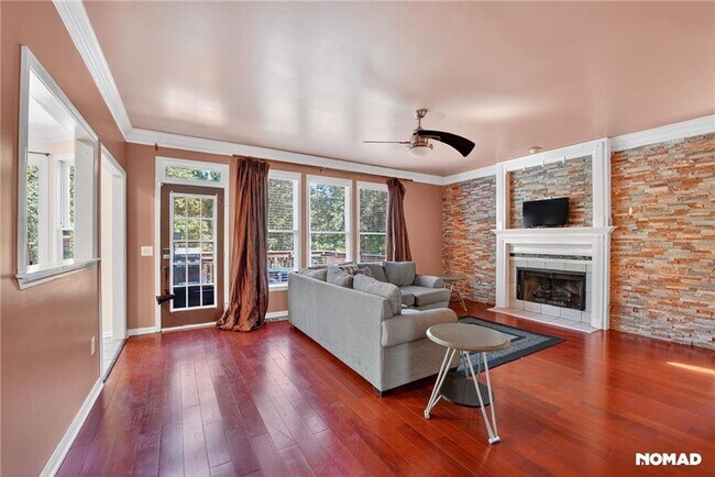 Building Photo - 3962 Sweetwater Pkwy