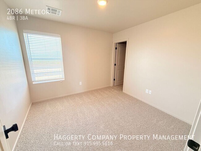 Building Photo - 2086 Meteor-