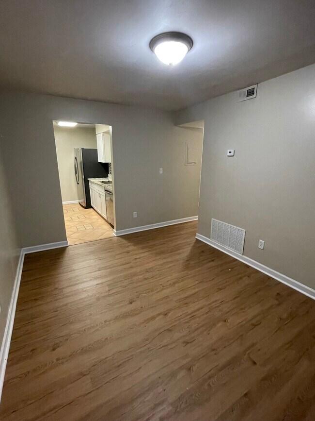 Building Photo - 1166 Booth Rd SW