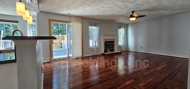 Building Photo - 25 Gallaer Ct