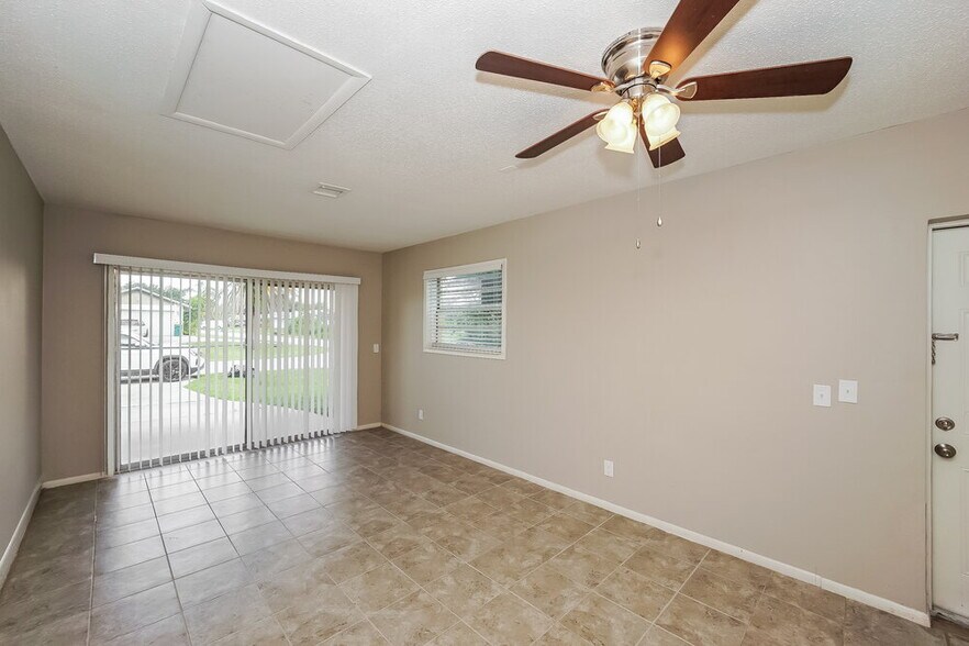 Building Photo - 7072 Bougainvillea St