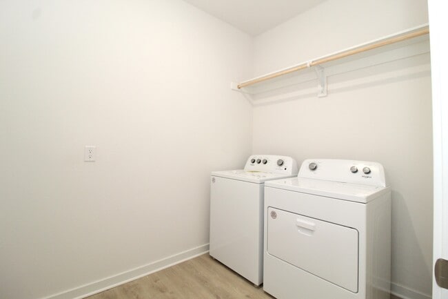 Building Photo - 2309 Langford St