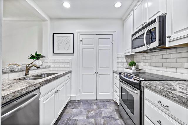 Building Photo - 4538 Roland Ave