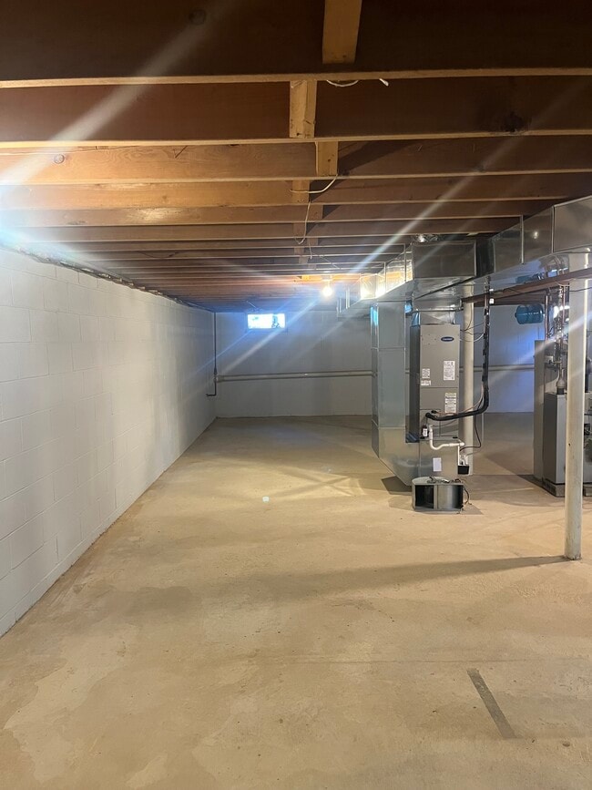 Building Photo - 60 Haines St