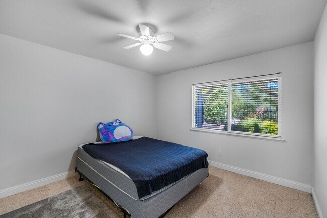 Building Photo - 4011 Prairie Falcon Dr