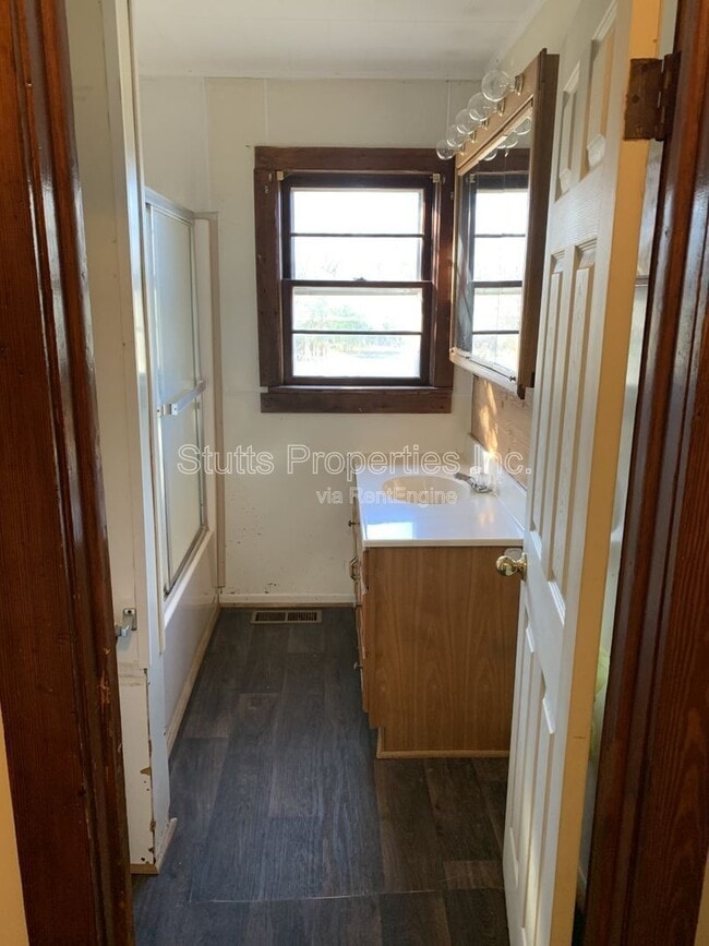 Building Photo - 200 Co Rd 580