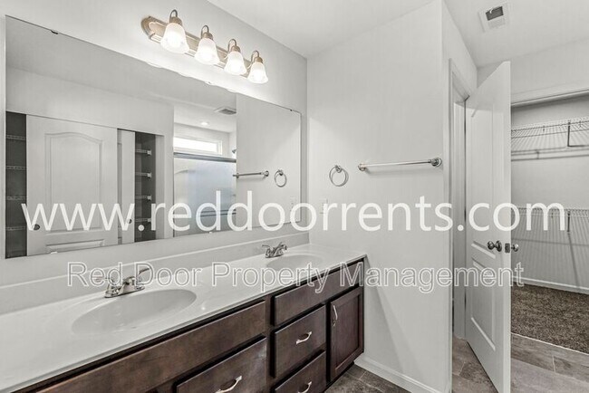 Building Photo - 6903 Oakdale Ln