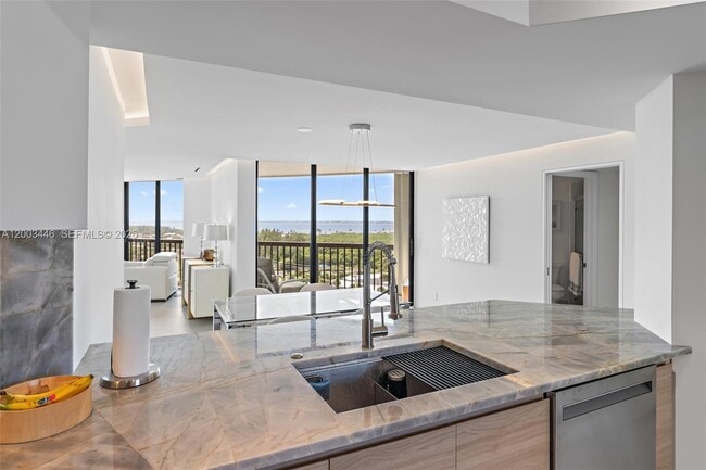 Building Photo - 9500 S Ocean Dr