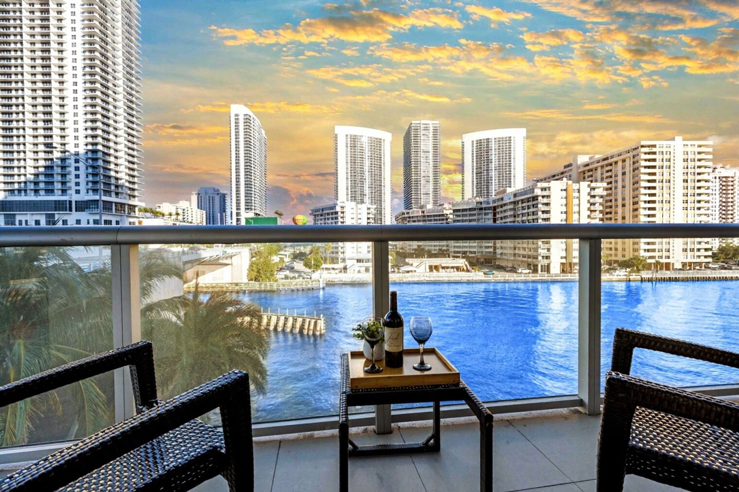 Building Photo - 2602 E Hallandale Beach Blvd