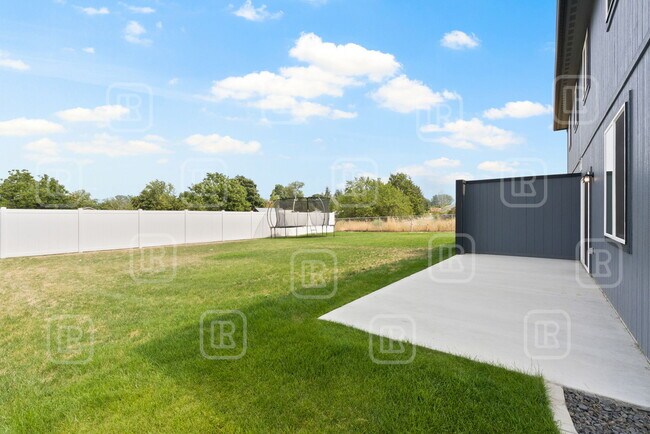 Building Photo - 14321 E 13th Ave