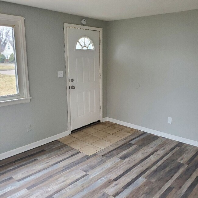 Building Photo - 2BDRM HOUSE FOR RENT