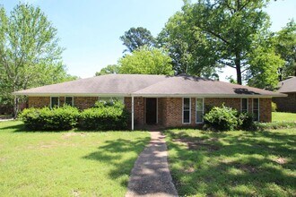 Building Photo - Beautiful 3 bedroom 2 bath home in Tyler!