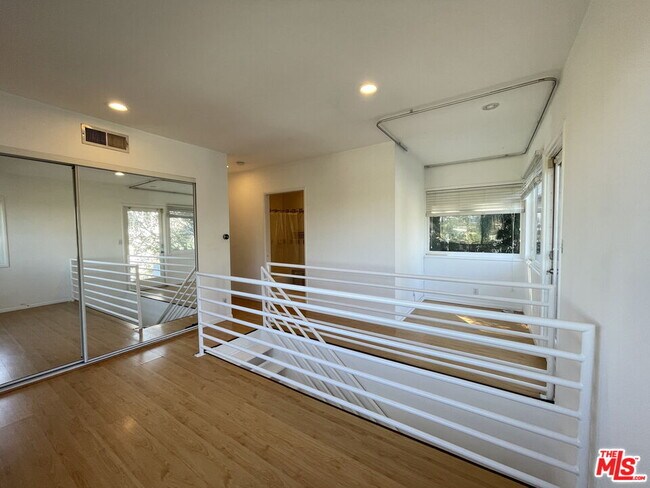 Building Photo - 6216 Temple Hill Dr