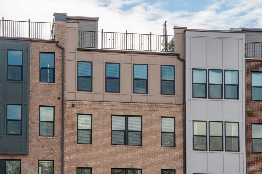 Building Photo - 674 Noush Ct