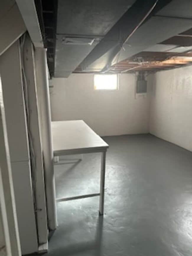 Building Photo - Welcome Home! Beautiful 4 Bedroom 2 Bath Home in Kansas City, MO