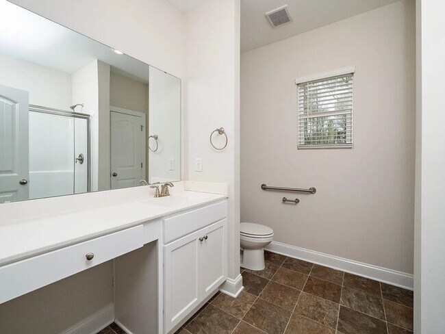Building Photo - Lease OR Lease to Own