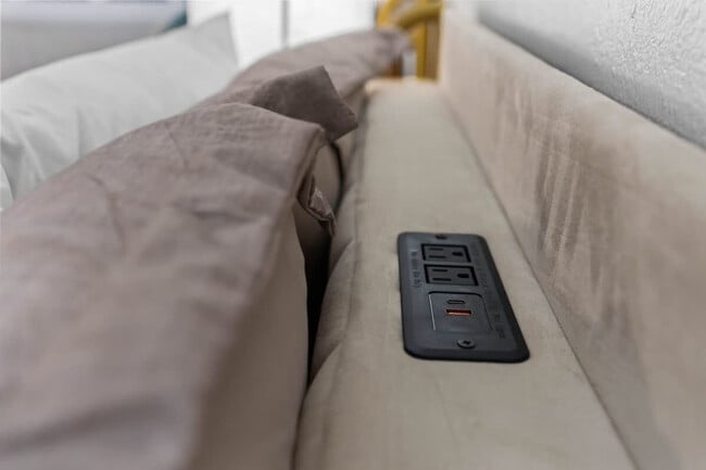 Building Photo - 10150 Sierra Madre Rd