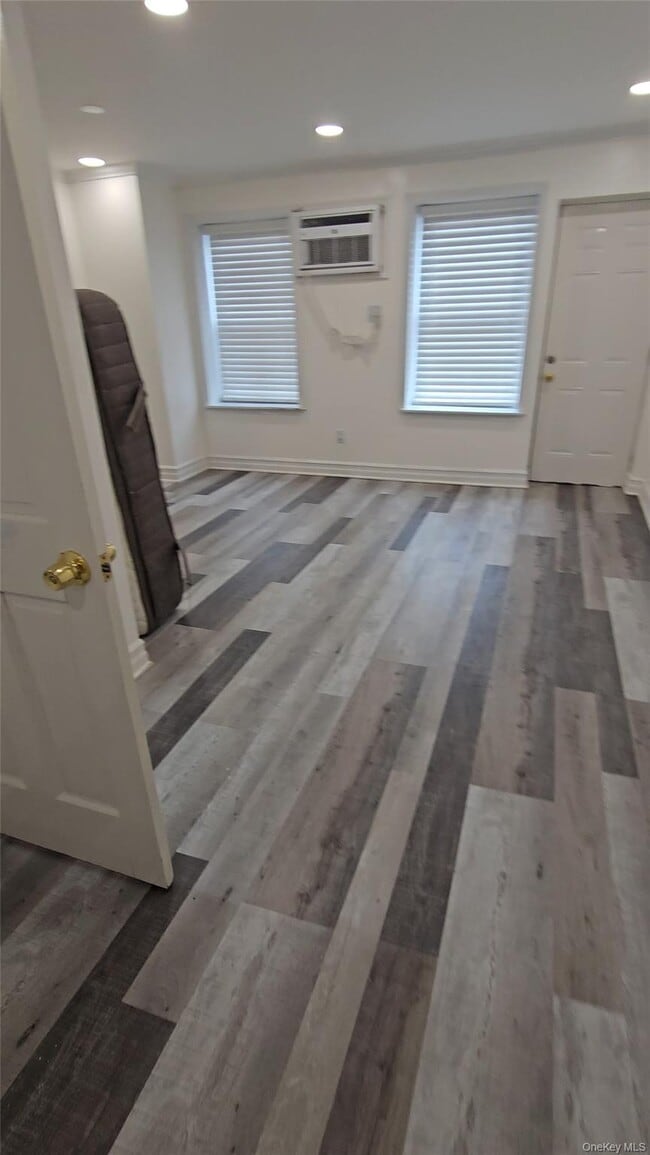 Building Photo - 101-25 111th St