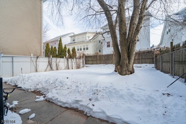 Building Photo - 626 S 20th St