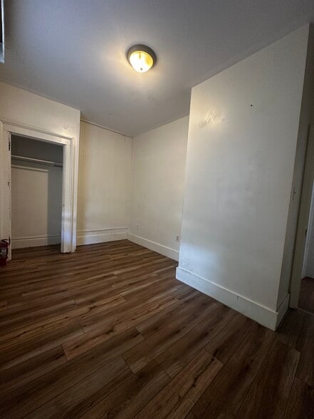 Building Photo - 728 Willey St