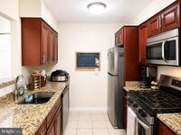 Building Photo - 8951 Town Center Cir