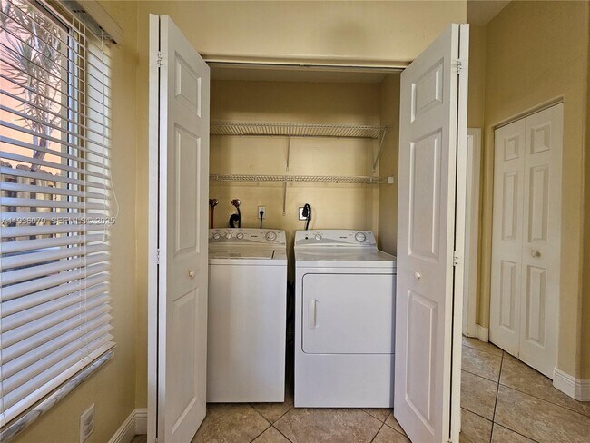 Building Photo - 14209 SW 160th Ct