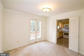 Building Photo - 6747 Kenwood Forest Ln
