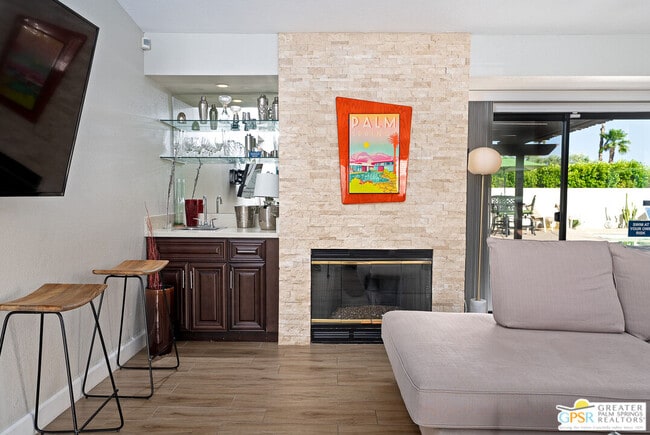 Building Photo - 2342 N San Gorgonio Rd