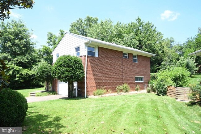 Building Photo - 2016 Cascade Rd