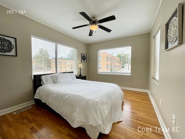 Building Photo - 1107 W 45th St