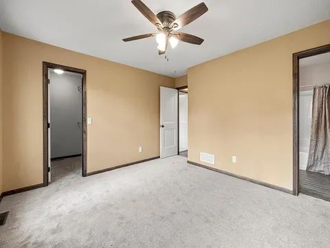 Building Photo - Charming 4-Bedroom Home in Waconia with Spacious 2,140 Sq Ft Living Space!