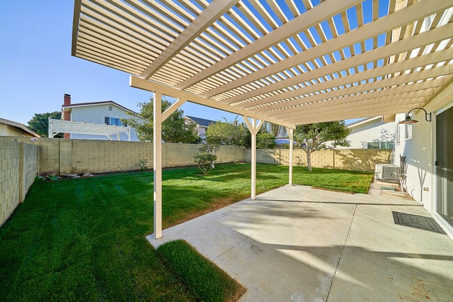 Building Photo - 15507 Caulfield Ave