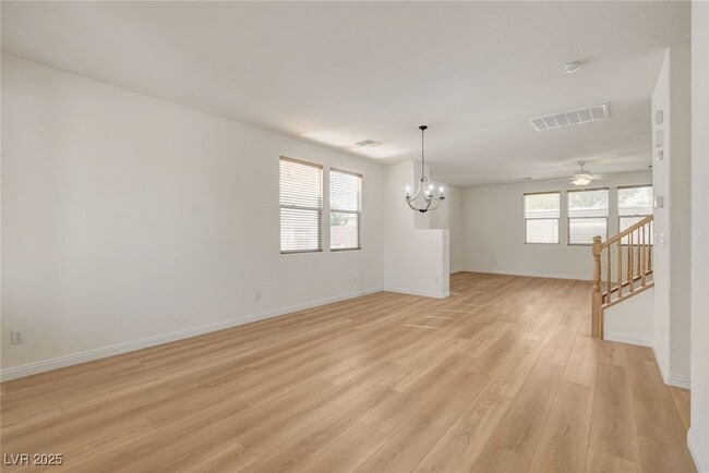 Building Photo - 10808 Wallflower Ave