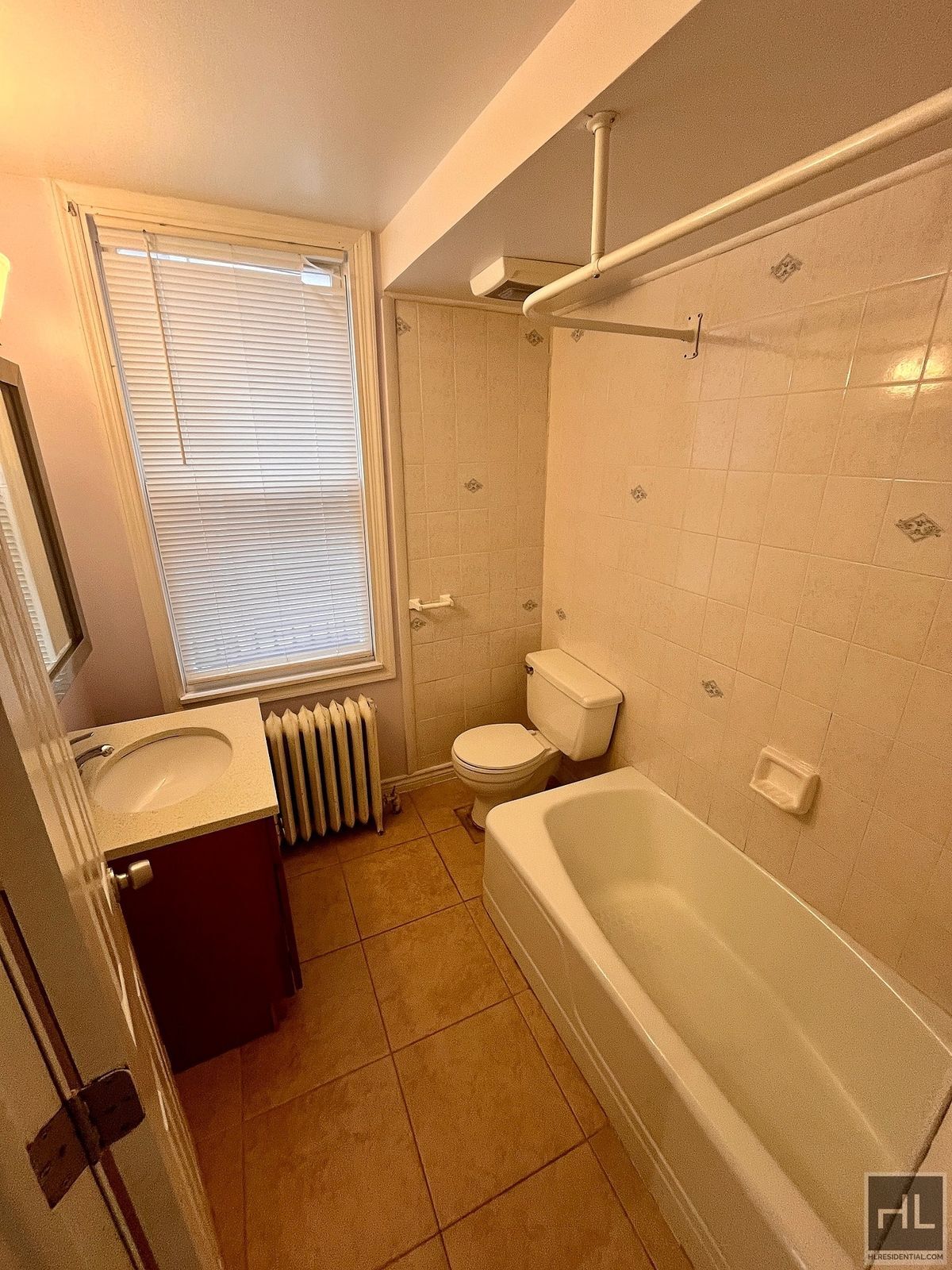 Building Photo - Park Hill Ave, YONKERS,