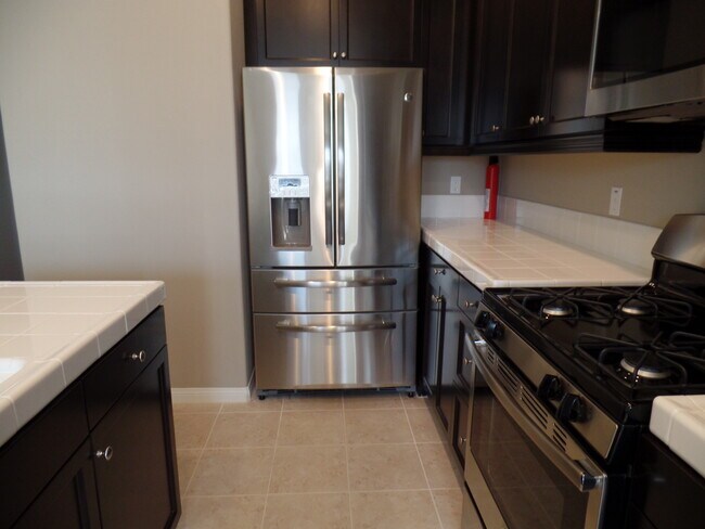 Building Photo - 5057 Waterview Way