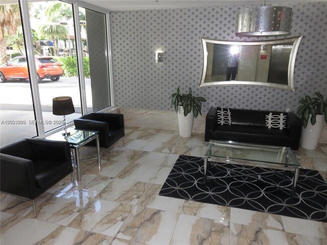 Building Photo - 1255 Collins Ave